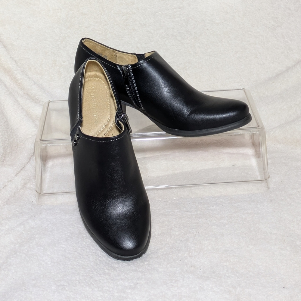 Women's Naturalizer Black Leather Ankle Boots Sz 6.5‎
